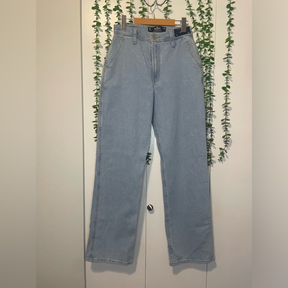 NWT Hollister Ultra High-Rise Dad Jean - W26